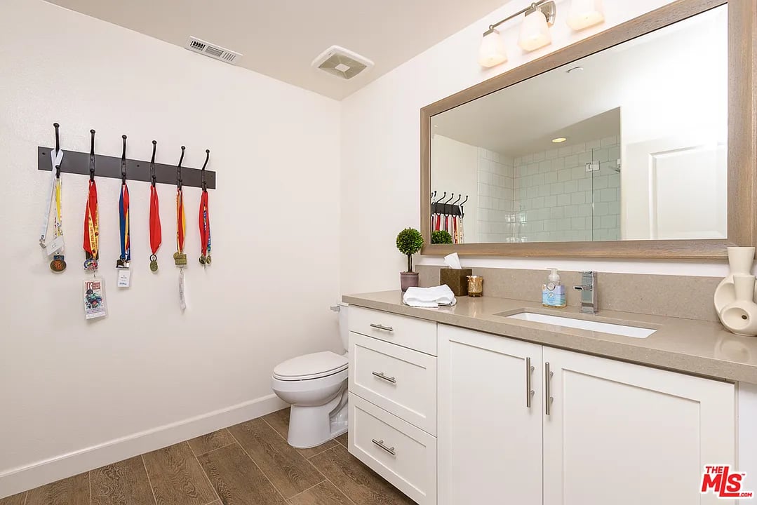 12875 Runway Rd, Apt 5