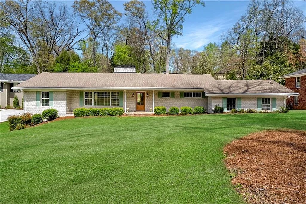538 Timberland Dr NE