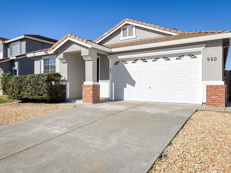 990 Westgate Dr