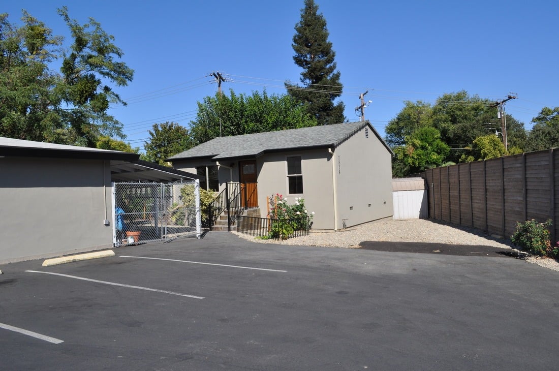 Commercial Space Available at Walnut and Fair Oaks Blvd!