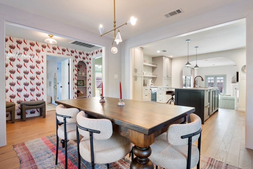 909 East 50th Street