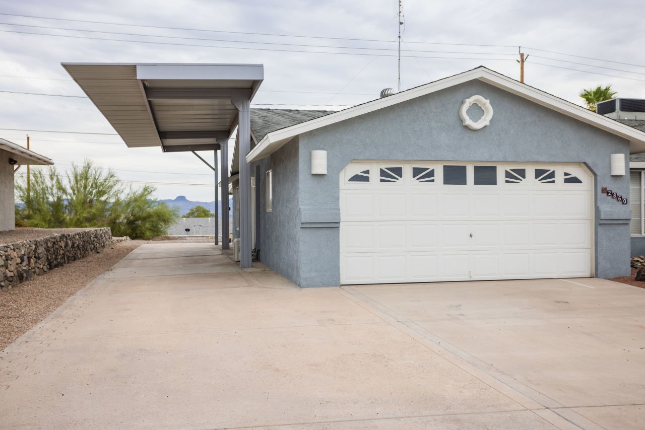 2860 Arabian Dr