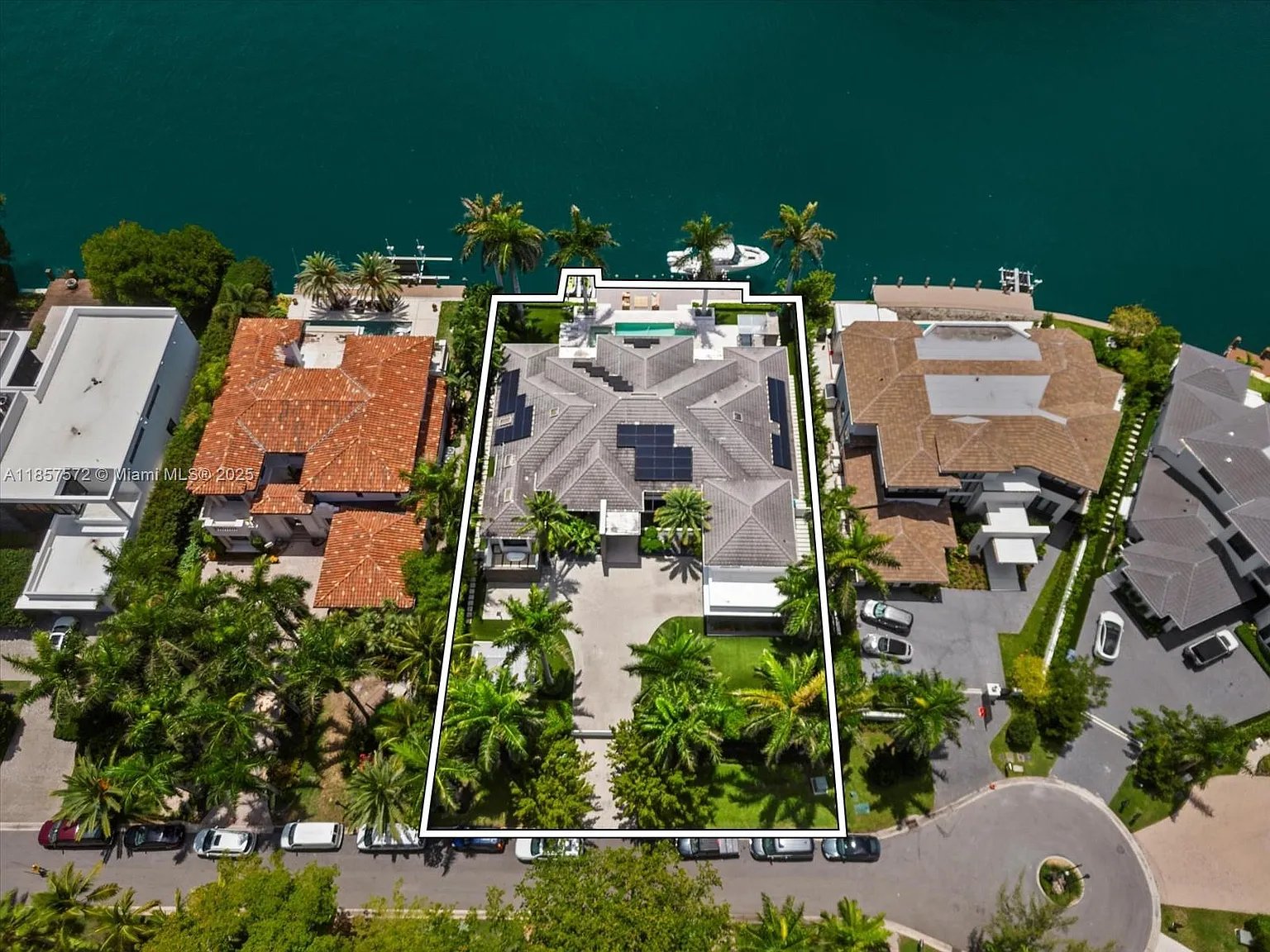 224 S Is