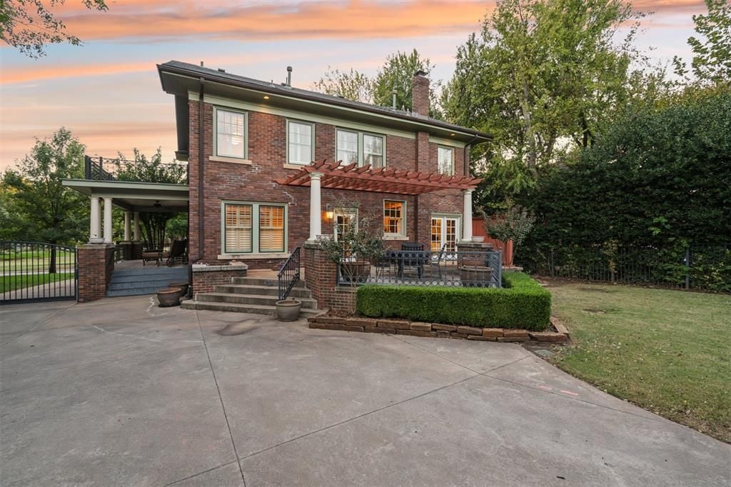 Back Patio space at Historic Heritage Hills Home purchase with Jennifer Kragh Group