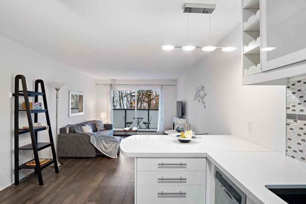 570 E 8th Ave, #306