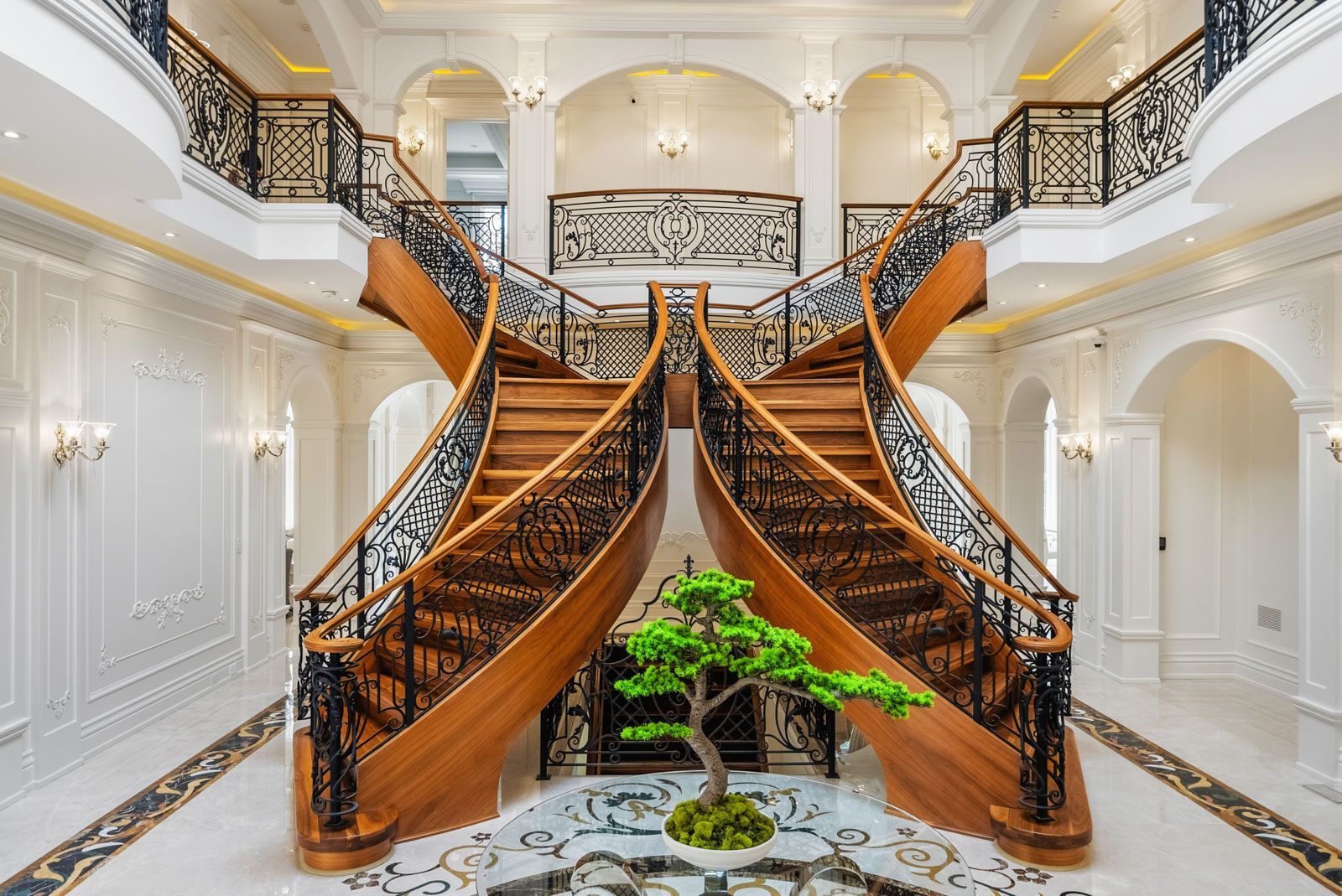 Grand Palatial Newly Completed