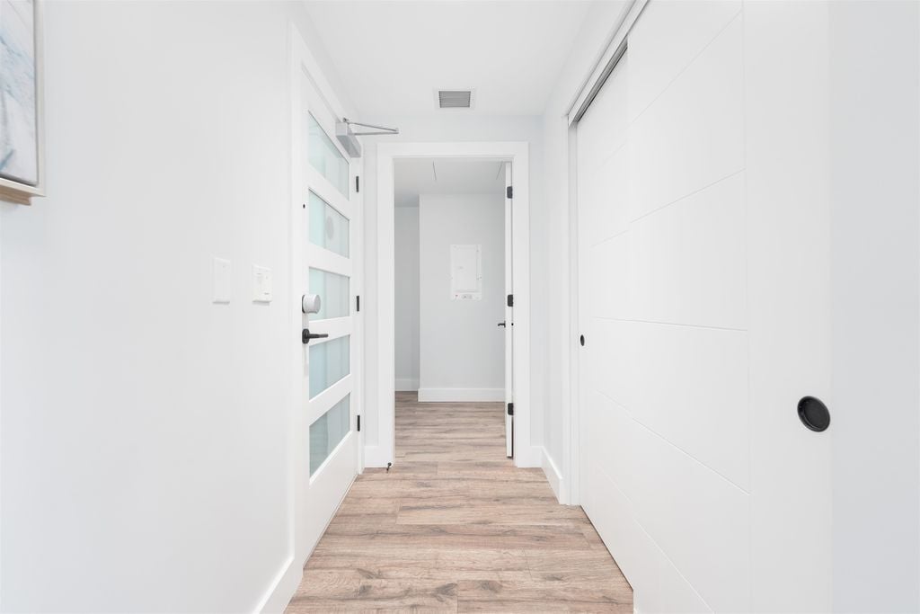5118 Cambie St, #402