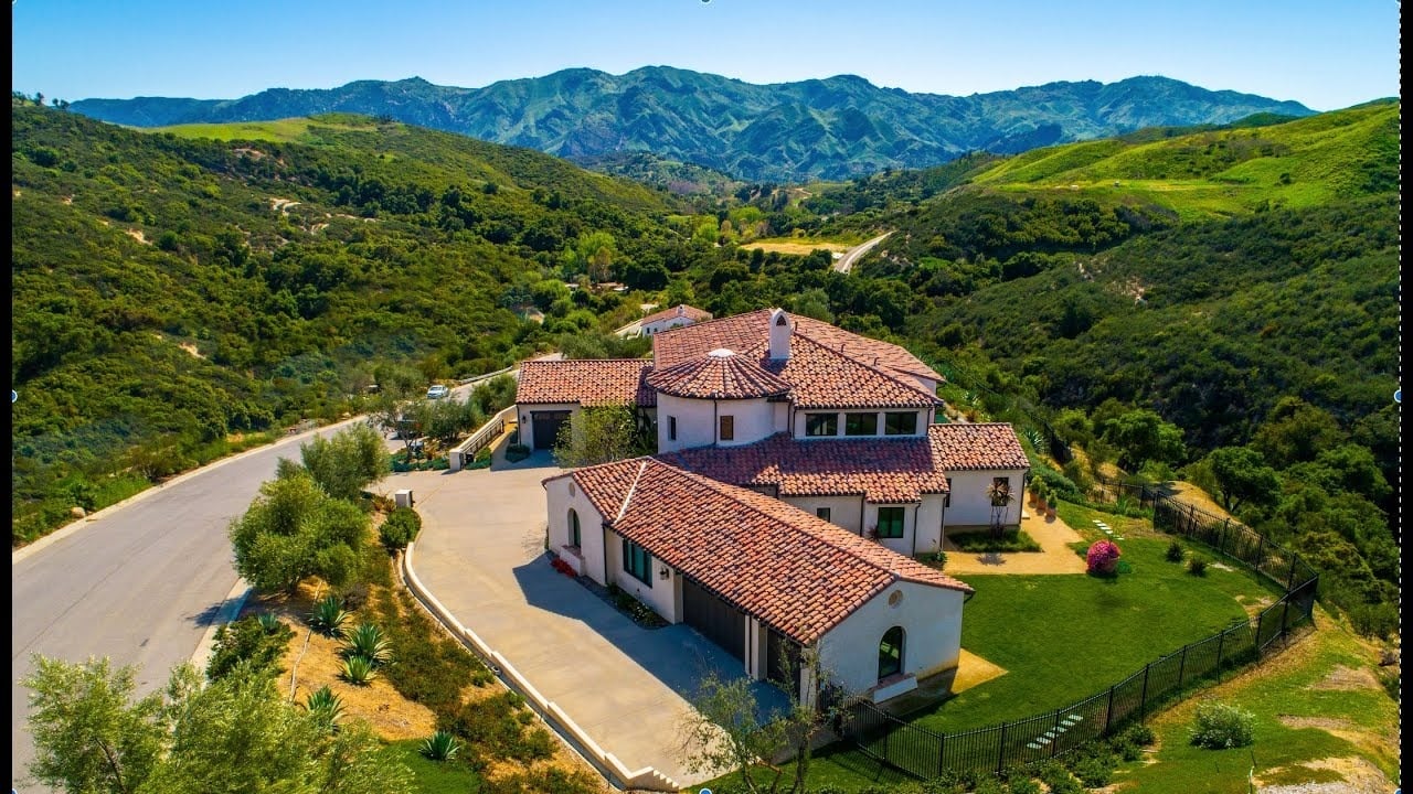 2717 Country Ridge Rd, Calabasas