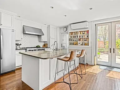 52 Midwood St