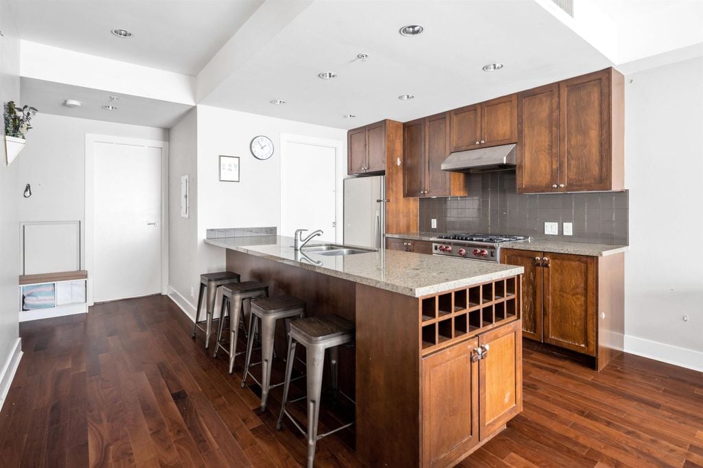 1477 W 15th Ave, #212