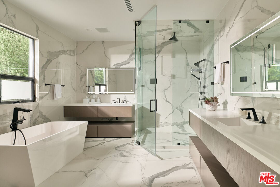 N Bowling Green Way, 90049