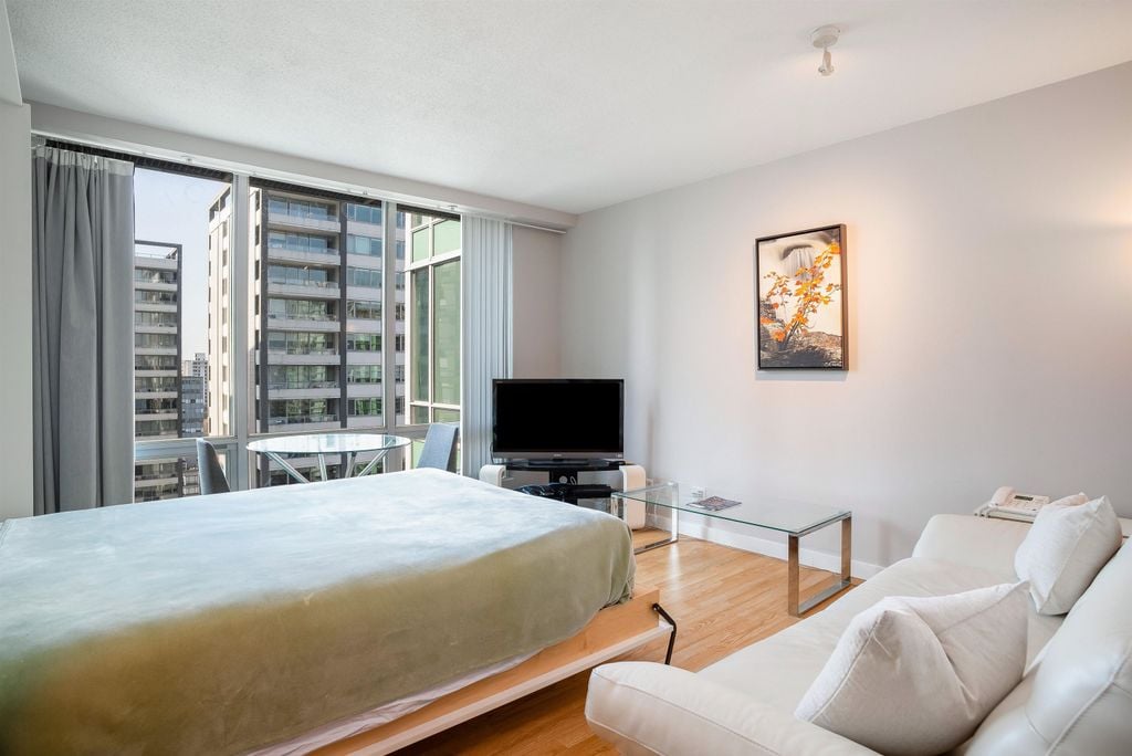 1288 W Georgia St, #2007