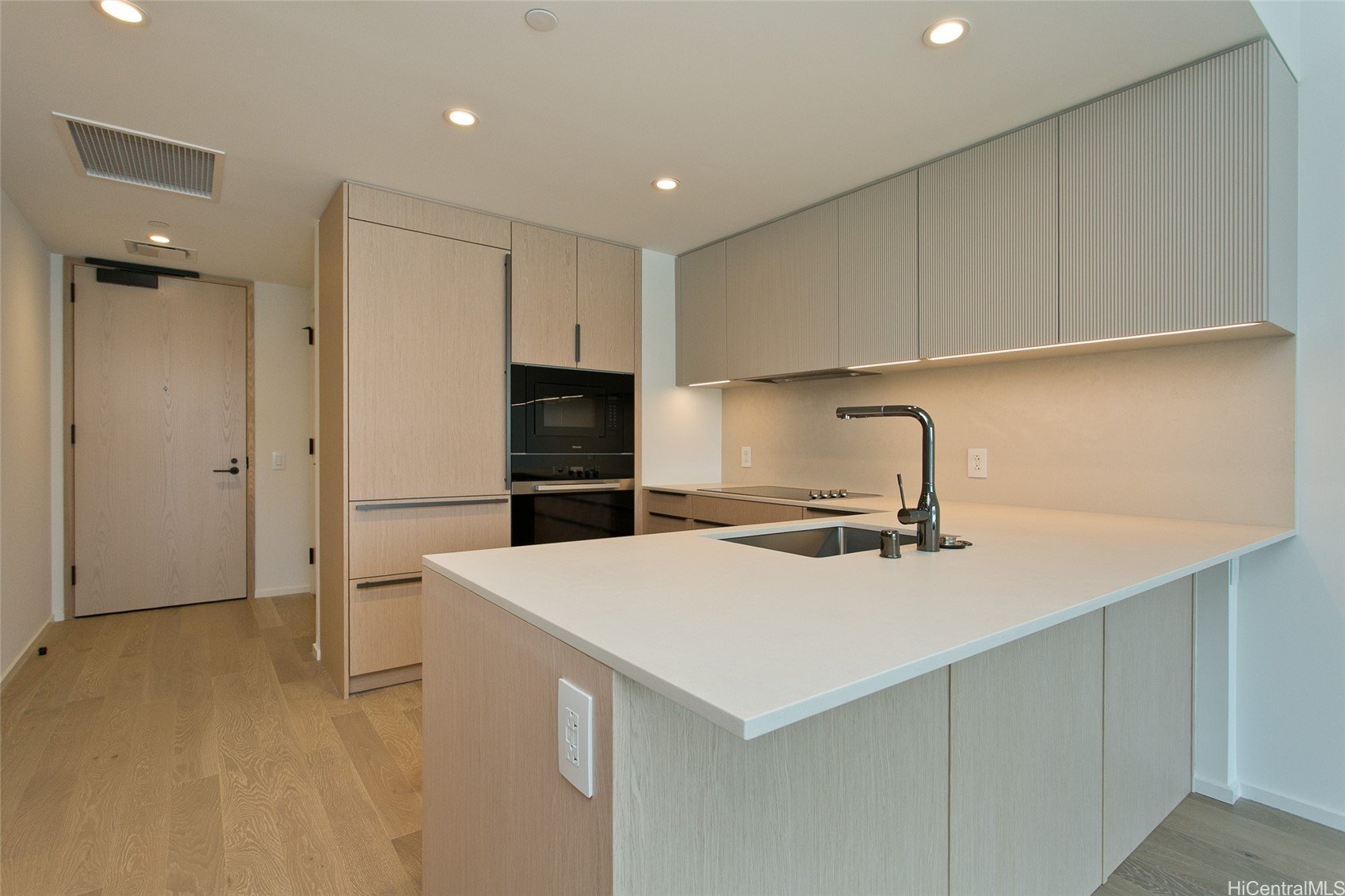 333 Ward Avenue #1607