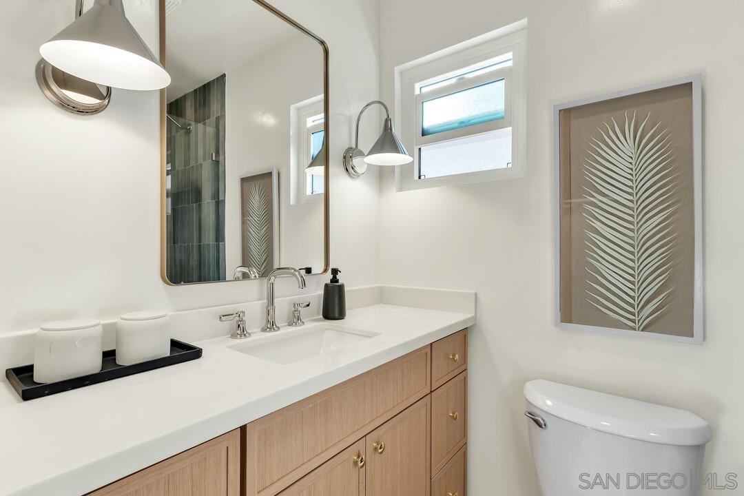 2275 Emerald St, San Diego, CA 92109