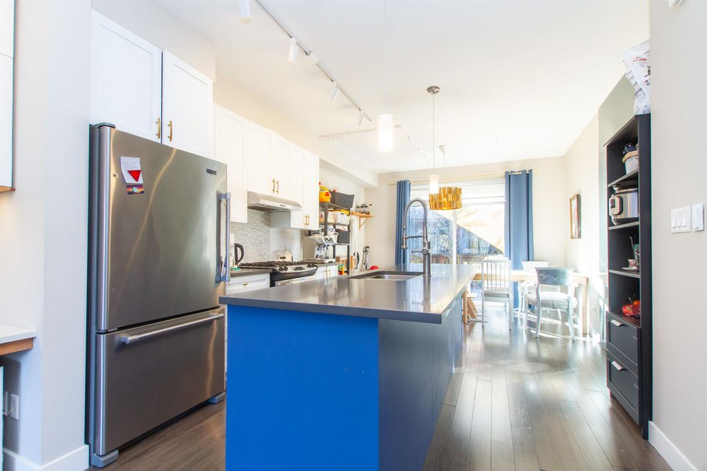 1220 Shannon Ln