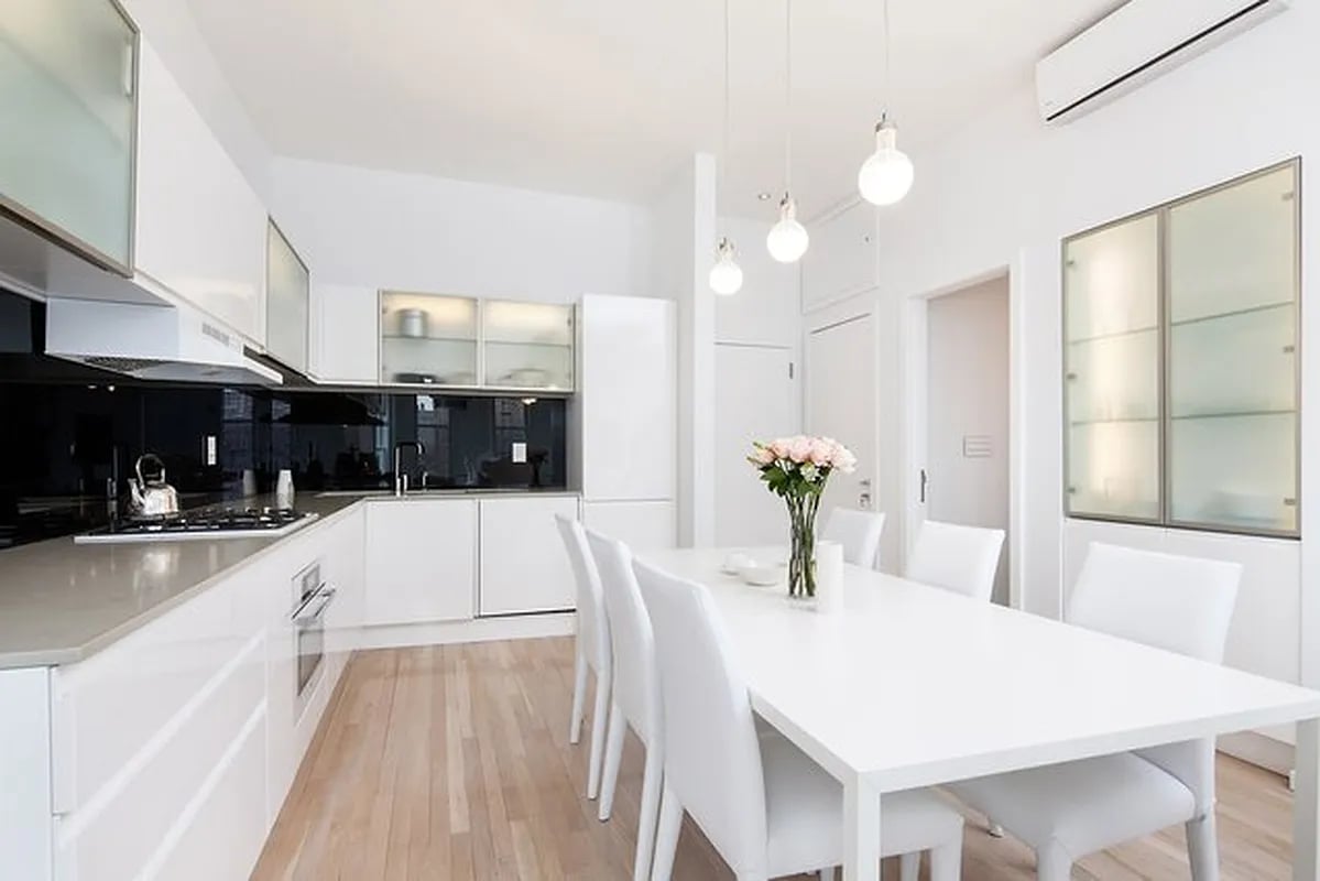 204 Montrose Avenue Unit: 3D