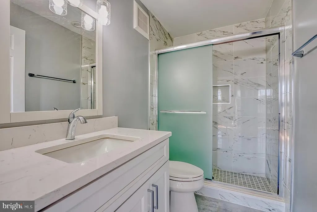 1666 Beekman Pl NW APT C