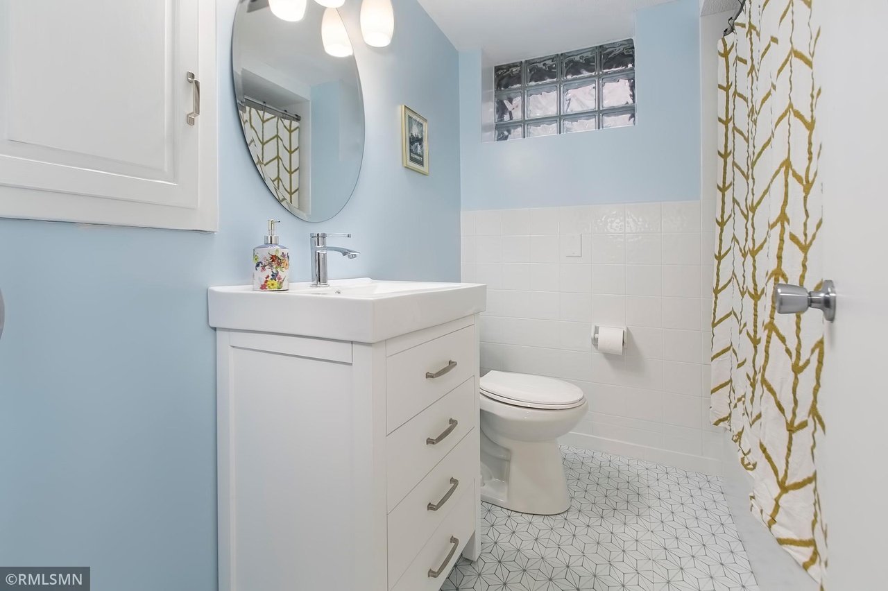 24 Saint Albans St S #7