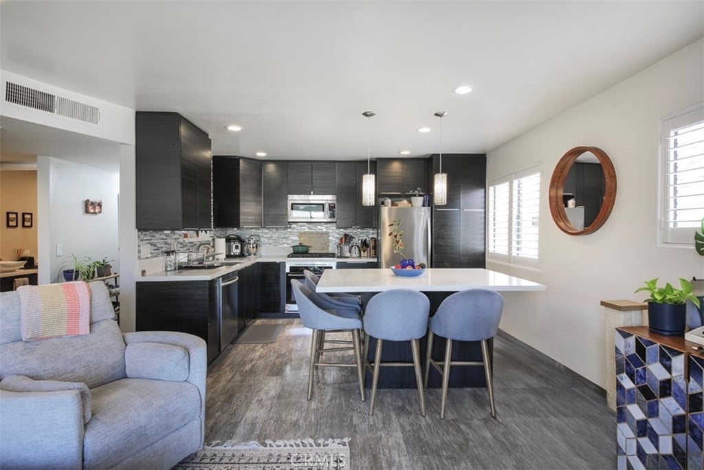 10740 Lawler St #8