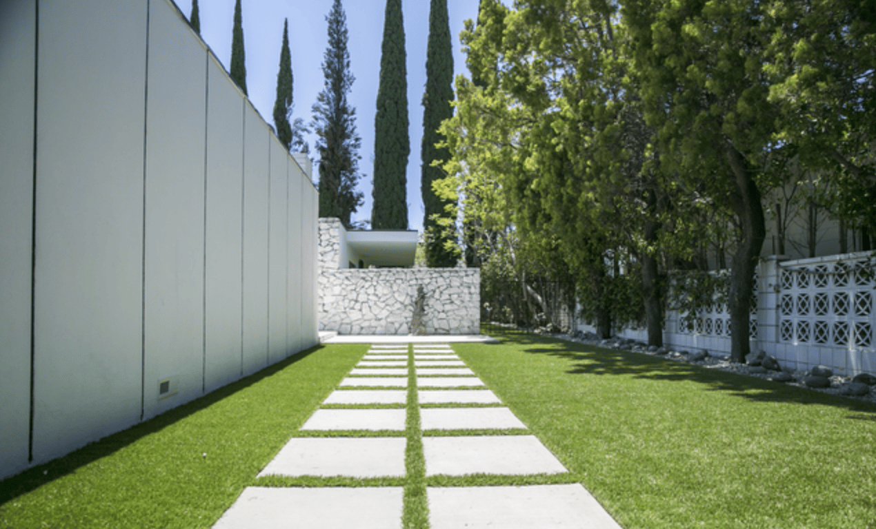 one level contemporary