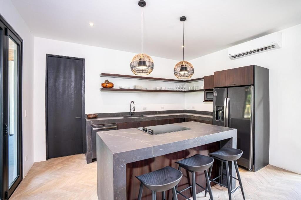 Casa Vista Verde | Contemporary 3-Bed Luxury Home with Pool in Exclusive Catalina Cove