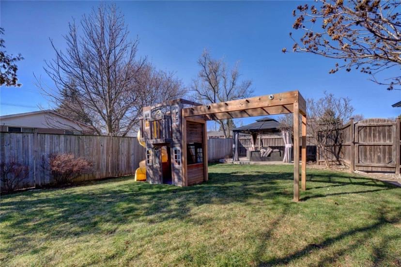 8 Sewell Dr