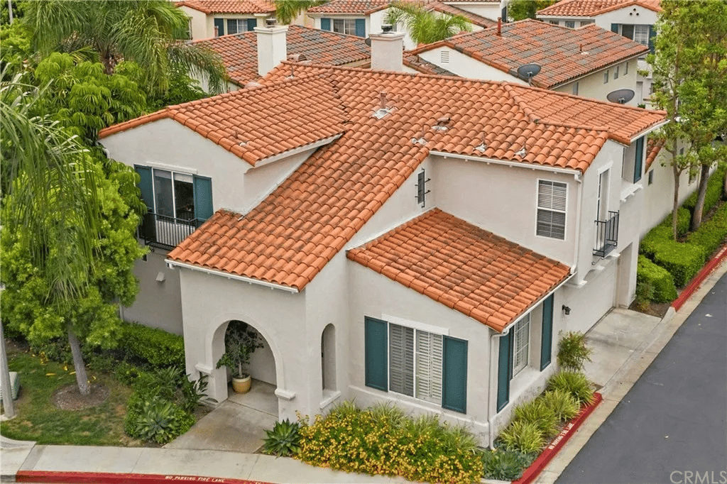 123 Colony Way
