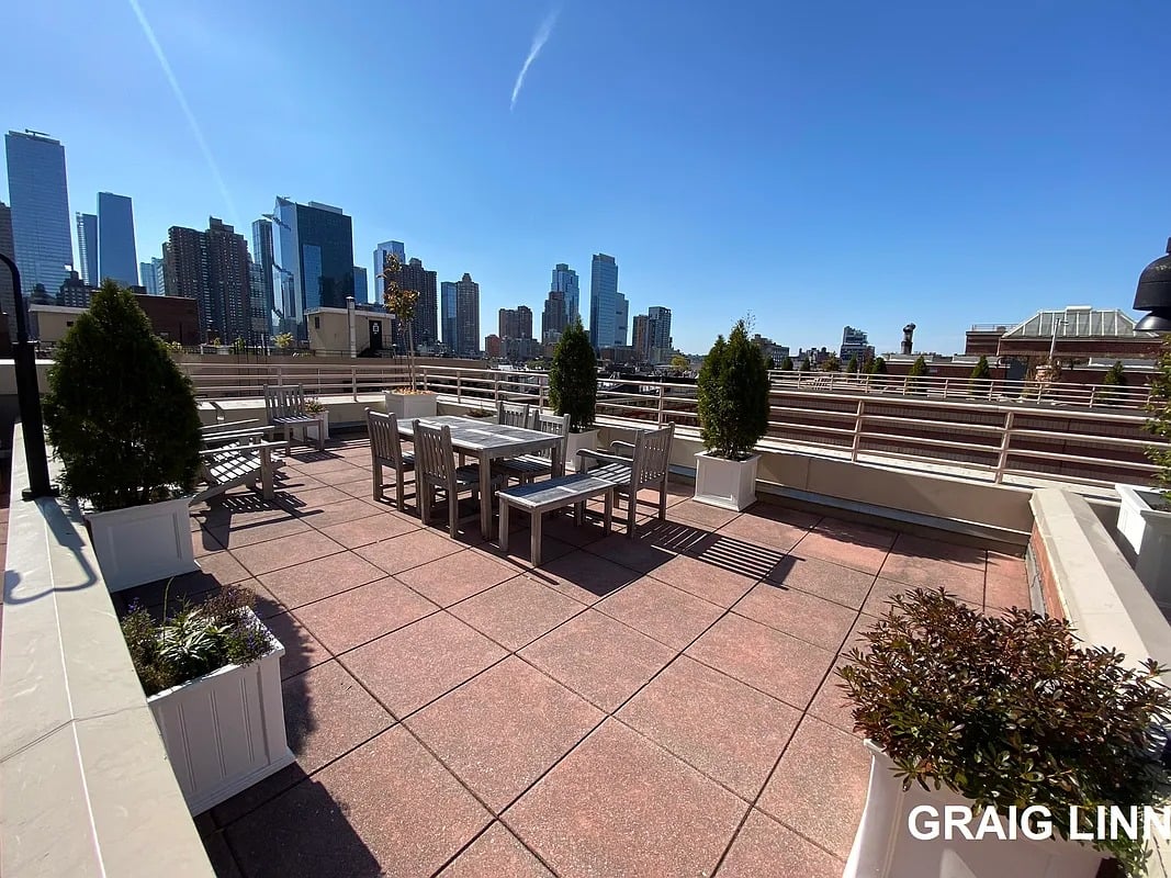 350 West 50th St #28D