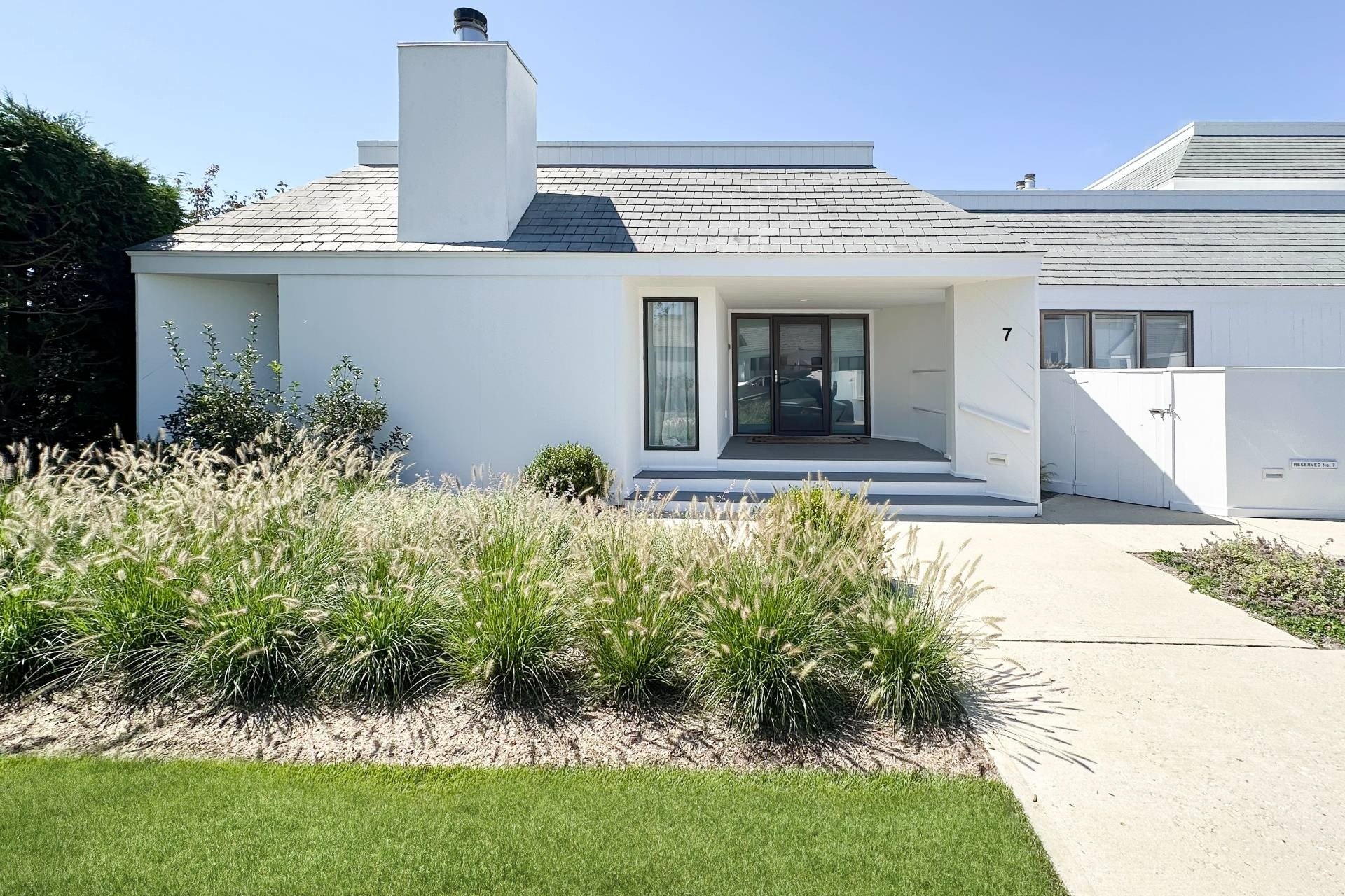 7 Cove Point Court