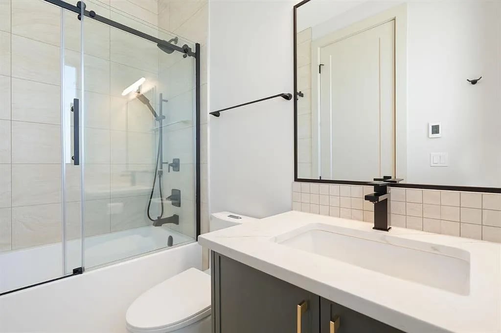 73 N Waters Edge Gdns