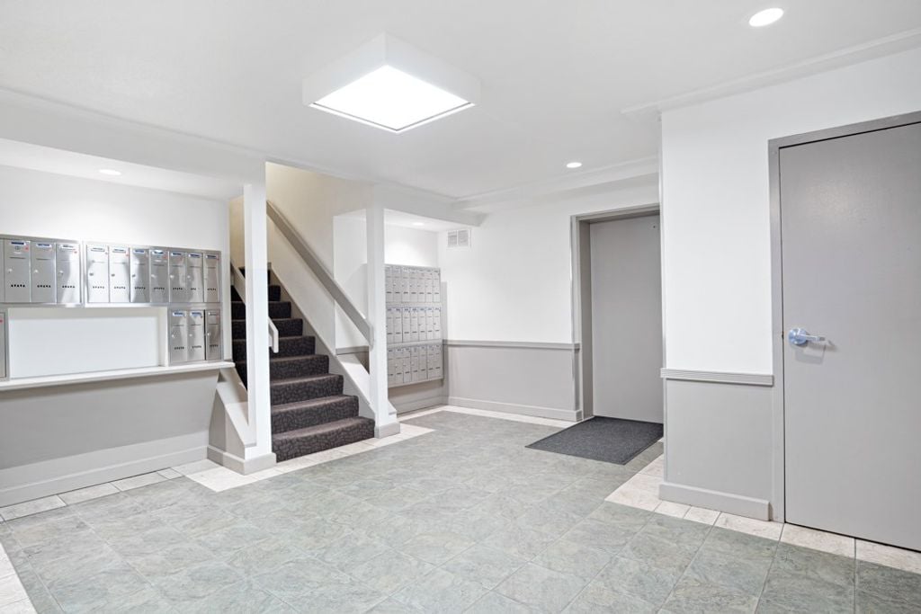 570 E 8th Ave, #306