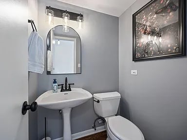 849 W Buckingham Place Unit: G