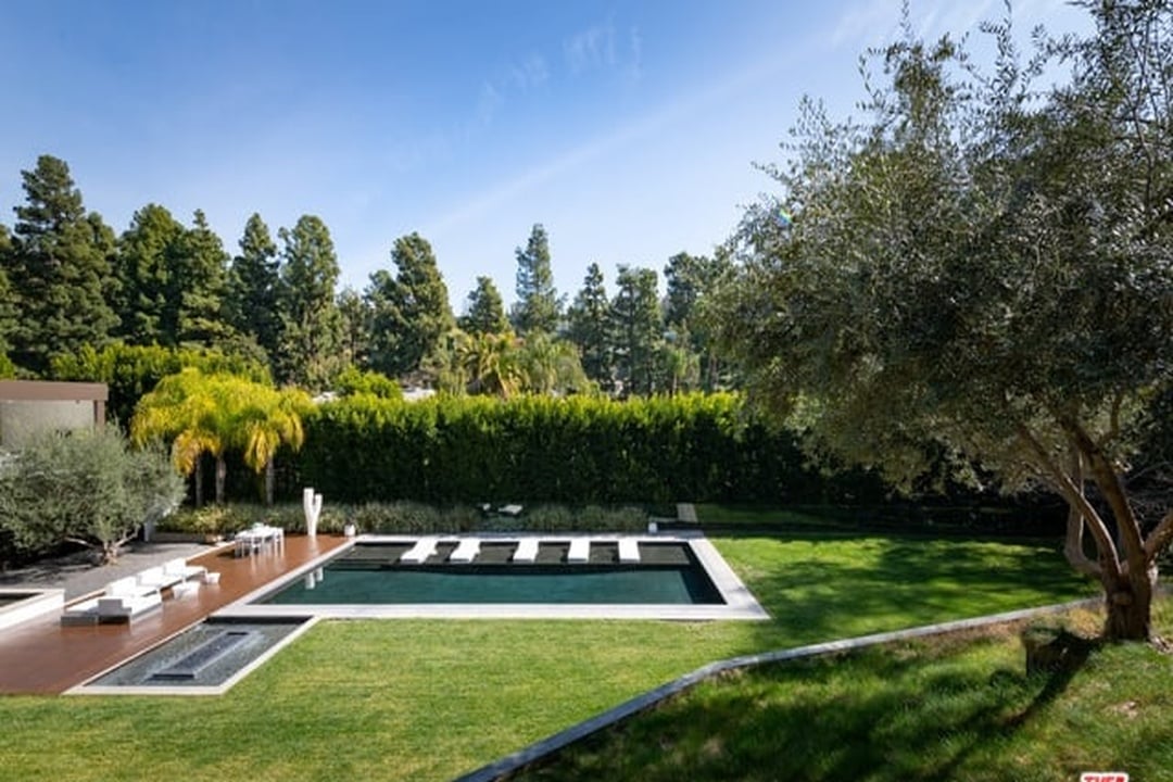 Lodge Garden