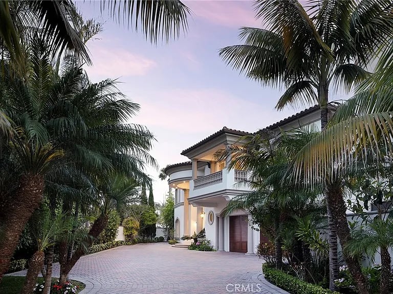 71 Ritz Cove