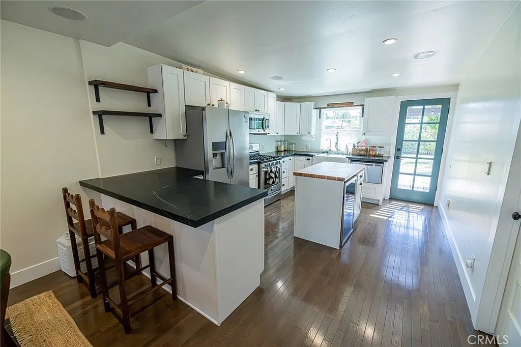 630 W Wilshire Ave