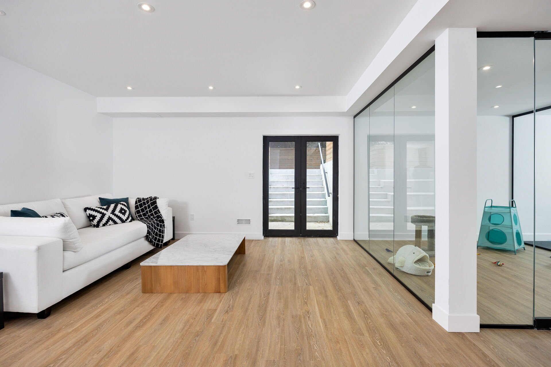 1405 Acton Crescent