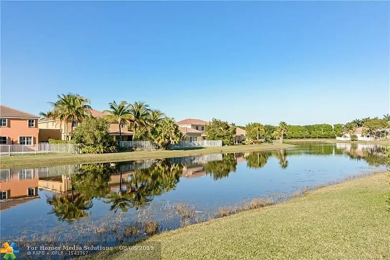1612 Blue Jay Cir