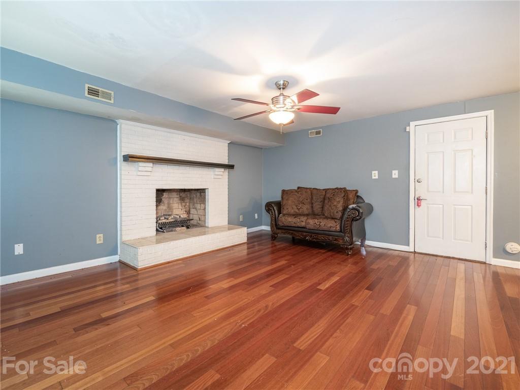 4520 Gaynelle Dr