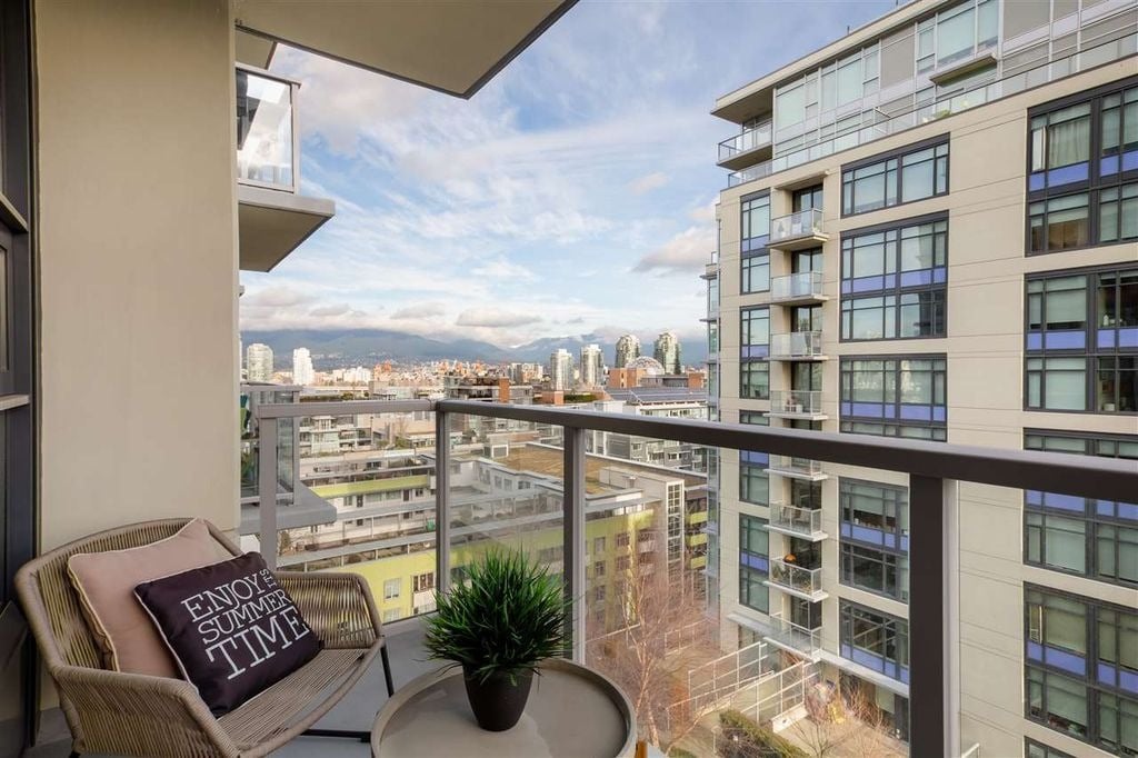 1708 Columbia St, #1101