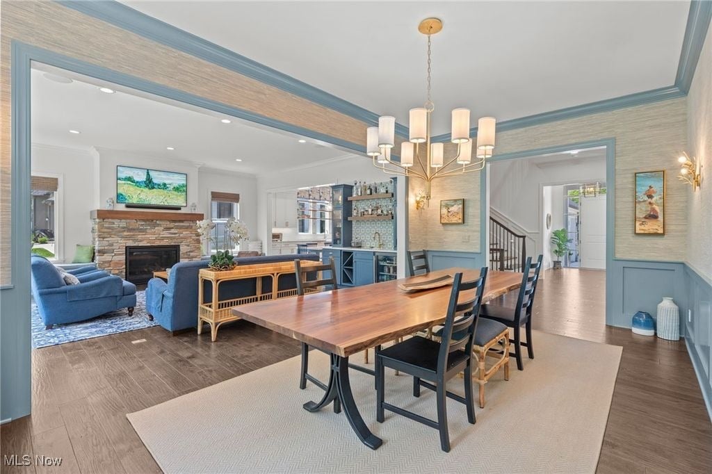 300 Woodridge Ln