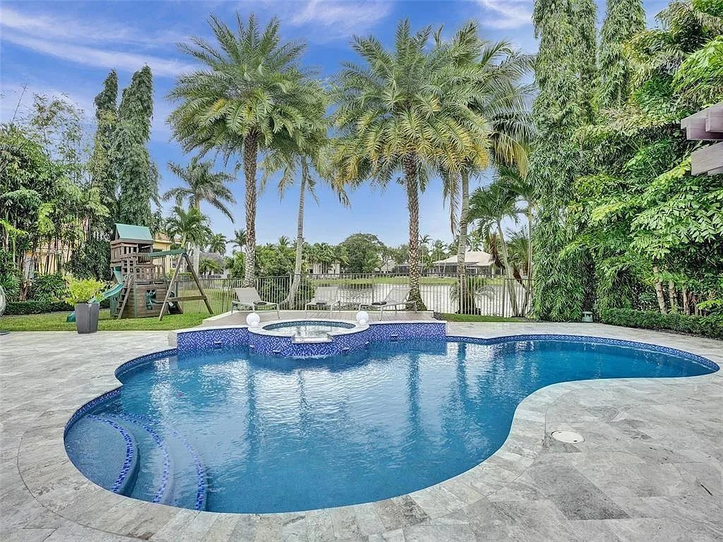 2482 Poinciana Court