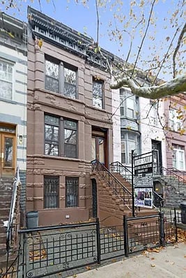 412 Bainbridge Street