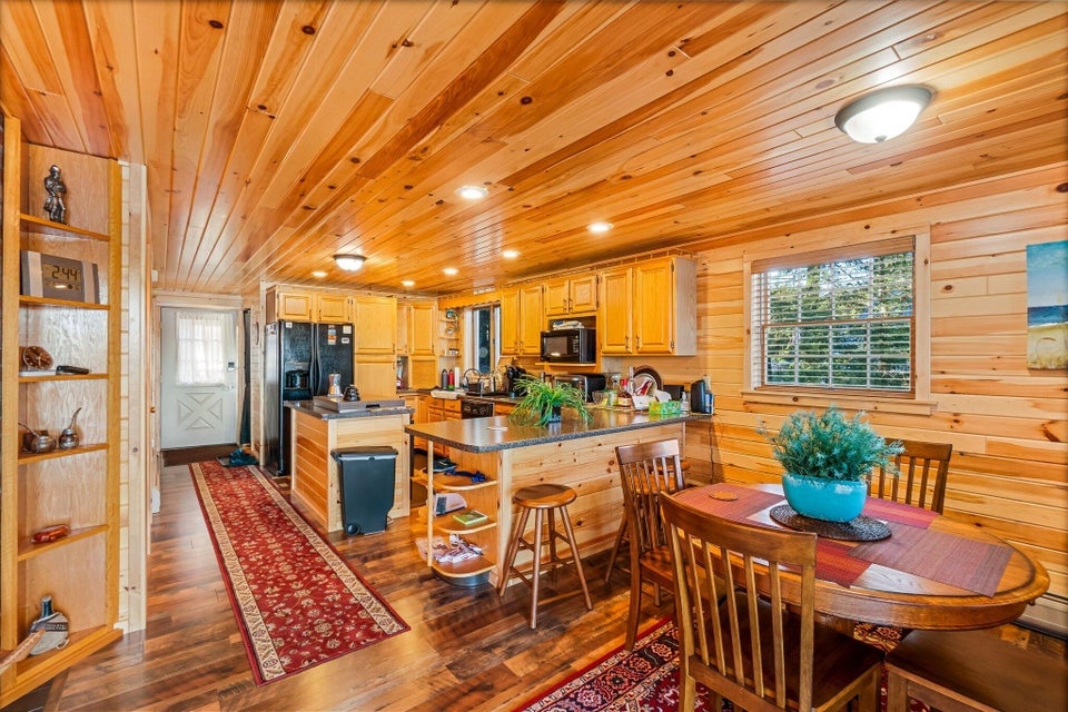 36 Worcester Way Lincoln, ME 04457