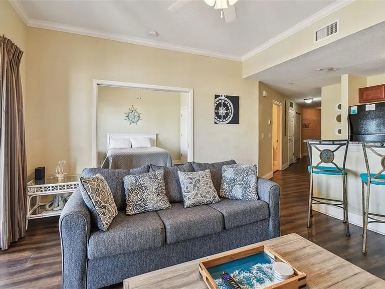 10315 Gulf Blvd #302