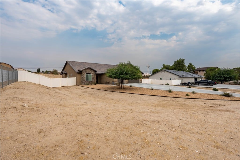 15325 Myalon Rd