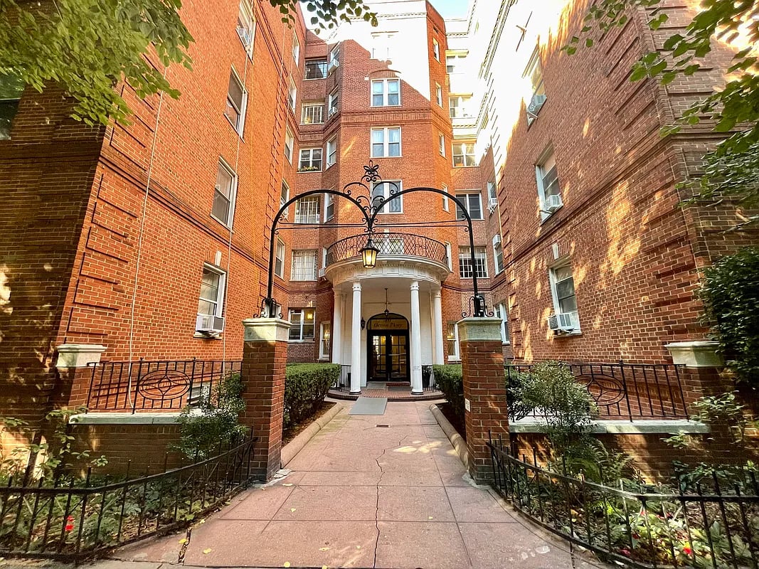 40 Ocean Parkway #1A