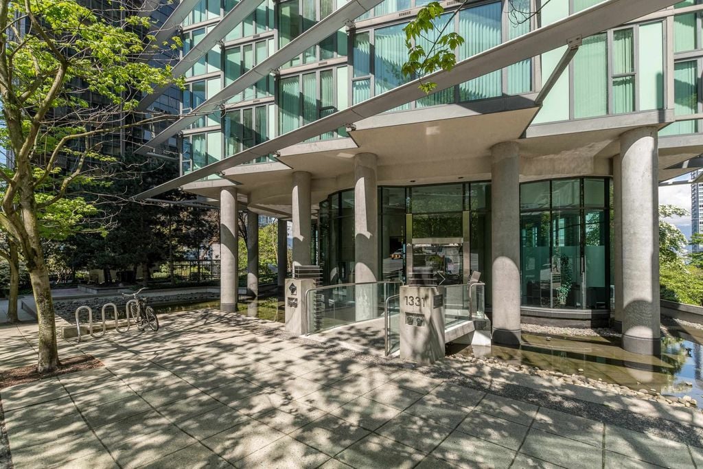 1331 W Georgia St, #707