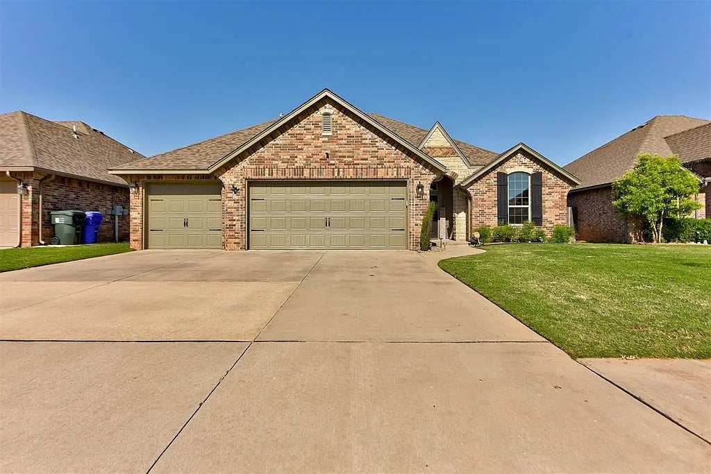 3800 Presidio Cir