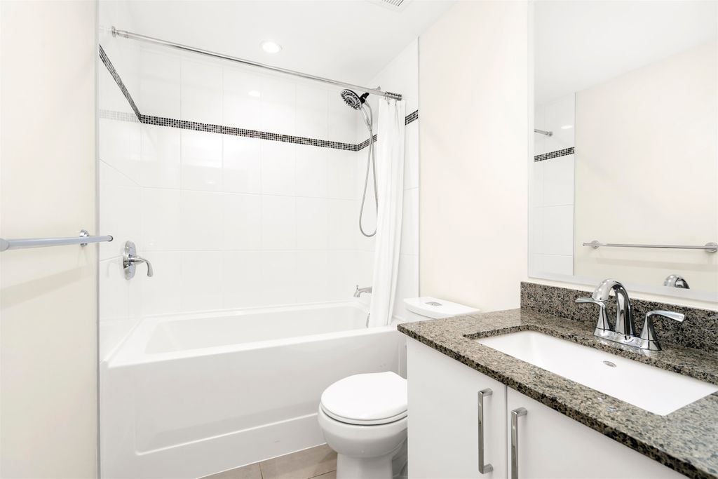 1708 Ontario St, #403