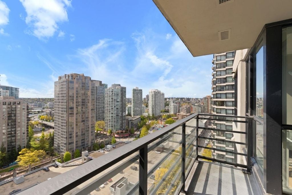 909 Mainland St, #2003